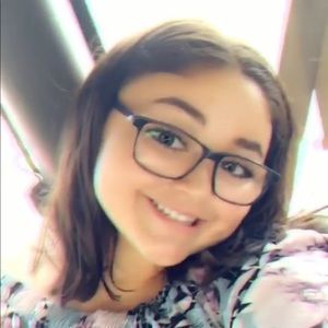 Meet your Posher, Joselyn a.